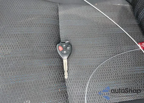 2011 Toyota Corolla S z USA, uszkodzony, nr VIN 2T1BU4EEXBC733044